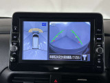 上からの視点で狭い駐車場への駐車に役立つ、アラウンドビューモニター対応純正メモリーナビ装備。