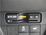 ◆ETC2.0装着◆進化したドライブ体験。料金収受システムだけだったETCが生まれ変わって、高速道路を賢く使うETC2.0に進化しました。多彩な情報サービスが便利で快適なドライブ体験を提供します。