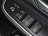 電動格納式ドアミラー・パワーウインドウを装備しています。