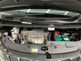 エンジンルーム普段は見えないエンジンルームですが、お手入れが大切な場所ですね。トヨタカローラ名古屋のU-Carはエンジンルームも仕上げております