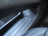 HDMIにも対応していますので端末の映像も車内でお楽しみいただけます