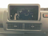 たとえばダイハツのお店にある、たくさんのスマアシ搭載車は、正常に作動する事をしっかり確認します。