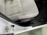 痛みの出やすい運転席シートの角、フロアマット、座面、ともに良好です