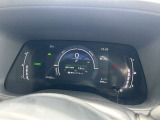 スッキリしたデザインのメーターは運転時の視線移動が少なくて済むので、安全性にも一役かってくれます。