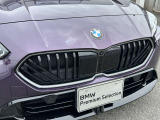また、BMW正規認定中古車は、エマージェンシーサービスが自動付帯。24時間365日、皆様のカーライフをサポート致します。確かな安心のうえで、「駆けぬける歓び」をご堪能ください。