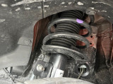 お車を安心してお乗りいただく為には、足回りの定期点検が欠かせません。サービスサポート(有償保証)では無料点検もご提供しており、安心のカーライフをお過ごしいただけるサポート体制が整っています。
