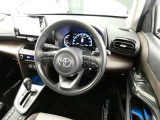 【運転席まわり】・・・ハンドルやシートなども隅々までクリーニング済み。キレイな車内でドライブがより一層快適にお楽しみいただけると思います。