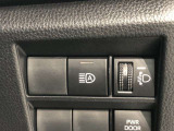 オートマチックハイビームとは、先行車や対向車のライトを認識し、ハイビームとロービームを自動で切り替える機能です。夜道の視界を確保します。詳細は販売店スタッフまでおたずねください。