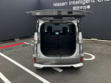 大きく開くリヤハッチ,荷物スペースも確保できます