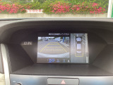 全方向カメラ及び前後パーキングセンサー装着ですので車庫入れや後退時も安心ですね。