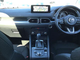 現在のMAZDA車はインパネ配置が視線の動きが少なくなるように設計レイアウトされています☆ひとつひとつの部品からMAZDAの安全に対するこだわりを感じる事が出来ます☆
