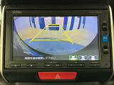 バックカメラ付きで後方の確認も安心です!スムーズな駐車・車庫入れをサポートいたします!