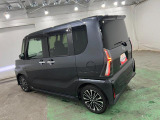 家族使いに嬉しい&ldquo;両側電動スライドドア&rdquo;。狭い駐車場でも安心して乗り降りできます。