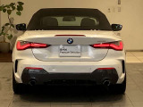 また、BMW正規認定中古車は、エマージェンシーサービスが自動付帯。24時間365日、皆様のカーライフをサポート致します。確かな安心のうえで、「駆けぬける歓び」をご堪能ください。