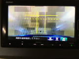バックカメラの画像です。ガイドラインがスムースな車庫入れをサポートいたします。車庫入れの安心感がアップしますね。