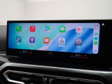 【アップルカープレイ】iPhoneがBMW車両とワイヤレスで接続されます。Apple CarPlayでは、オーディオストリーミングやメッセージングアプリがディスプレイに表示されます。