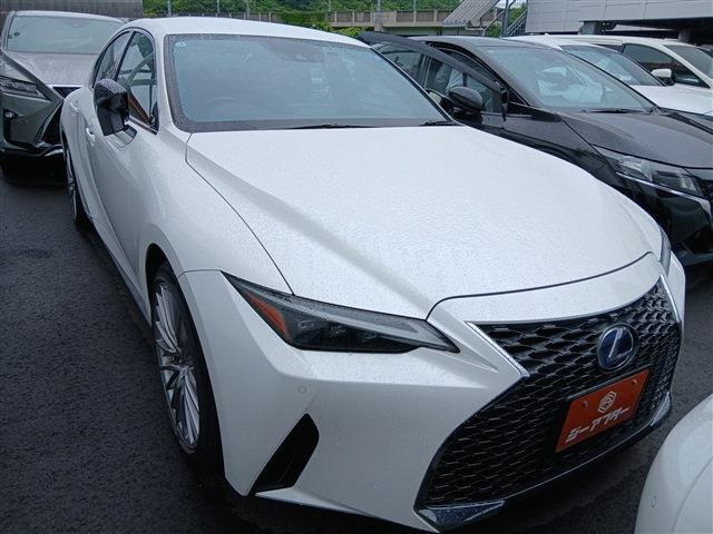 IS 300h バージョンL 禁煙車 黒本革シート 純正10.3インチナビ