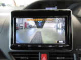 ナビは純正品。フルセグテレビ・CD・DVD・Bluetooth・SDオーディオ対応。