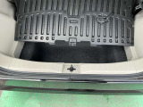 トランク下にも荷物を詰め込めるので洗車グッズや転がりそうなもの安心して入れられます。