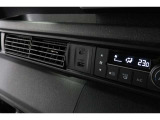 スマートフォンなどの音楽再生が可能なUSB接続ジャック装備車両です♪♪♪