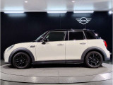 気密性の高いMINIは外観のかわいらしさとは裏腹に、外の雑音を遮り、高級感のある快適なドライブをお楽しみいただけます。