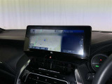 ディスプレイオーディオを装備。スマホとクルマをつなぐことで、これまでのナビに加えて、いろんなサービスが楽しめます。