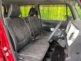 運転席シート廻りは使用感も少なく、良好な状態となっています。前オーナー様が丁寧に使っていたことがよくわかりますね。