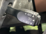 【クルーズコントロール】高速道路もラクラク走行。アクセルを離しても一定速度で走行ができ、長距離運転時の負担を軽減!加速・減速も簡単なスイッチ操作で調整できます。