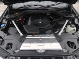 安心のBMW認定中古車は100項目の箇所を徹底的にチェック致します。機械的な箇所や電気系、コンピューターなどをご納車前に点検し、交換基準に達した部品は全て新品に修理返品した後にご納車致します。