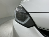LEDヘッドライトは、点灯の瞬間から最大光量を発揮し、突然暗くなるトンネルなどでの安定感を高めます。