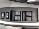 パワーウィンドは今や当たり前の機能ですが、無いと困る機能です。運転席からの操作で、全席の窓を振るオープンにしたり、フルクローズが可能です。