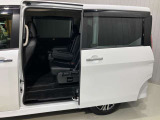 【両側ハンズフリーオートスライドドア】寝ているこどもを抱いていても、荷物を持っていても問題なし!とっても便利です♪