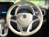 インテリアに合わせたデザインのステアリングは、運転される方のことも考え、運転しやすい形状、大きさです。是非一度、実際に触ってお確かめください。