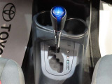 フロアシフト ドリンクホルダーも2つございます^^