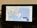 いまや必須装備「ナビゲーション」搭載!知らない場所に、スイスイッとドライブ。なんて便利な機能でしょうか?もう、これなしではハンドルを握れませんね!でも、運転中の操作は危険ですのでご注意ですね♪
