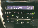 デュアルエアコンとは、運転席と助手席で、個別に温度設定ができる機能です。気温の感じ方は、人それぞれ違うもの。乗る人に優しい機能ですね。