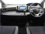 ◆視界広々で非常に運転しやすくロングドライブでも疲れを感じさせないすっきりとまとまったインパネ周りです。