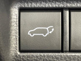 【パワーバックドア】スマートキーや運転席のボタンを押すだけでリアゲートが自動で開閉します!荷物を持っている時や、高い位置にあるバックドアを閉める際に便利な機能です♪