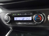 車内の温度管理に便利なオートエアコン☆