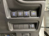 左右ともに大きくて便利なスライドドアを採用しています。両側ともに電動ドアは運転席からも開閉可能です。雨の日のお迎え、いち早く乗り込みたいお子様をタイミング良くドアを開けてスマートにお出迎え出来ます♪