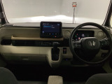 フロントガラスが大きく、ワイドな視界で運転もしやすくなるように設定されています。