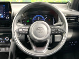 インテリアに合わせたデザインのステアリングは、運転される方のことも考え、運転しやすい形状、大きさです。是非一度、実際に触ってお確かめください。