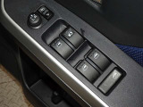 電動格納式ドアミラー・パワーウインドウを装備しています。