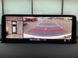 狭い場所での駐車やすれ違いなどでより的確な運転操作に役立つ360&deg;ビューモニターが装備されています。