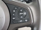 ◆アダプティブクルーズコントロール◆予め設定した車速内でクルマが自動的に加減速。前走車との適切な車間距離を維持しながら追従走行します。【LKAS】車線維持支援システムでステアリング操作を支援。