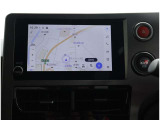 純正メーカー8インチディスプレイオーディオ&ナビキット装備!インパネ中央部のディスプレイに、オーディオ機能とスマホ連携機能を搭載!ナビキットを装着しており、車載ナビ もご利用いただけます♪