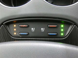運転席・助手席は、ヒーター&ベンチレーション付シートです。暑い時期も寒い冬も快適に過ごせるうれしい装備です。
