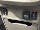 【シートヒーター】寒い日に重宝するシートヒーター!エアコンより早く温まってくれるので寒がりの人も安心ですね♪エアコンの温風は乾燥するから苦手、という方にもをおすすめです。