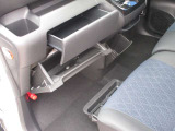 充実している収納スペース、車内に持ち込んだ小物も片付けラクラク♪
