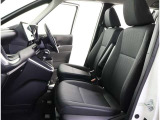 高いホールド性で運転姿勢が安定します。長距離ドライブでも疲れにくいのが魅力です。快適なドライビングライフをお送りください♪